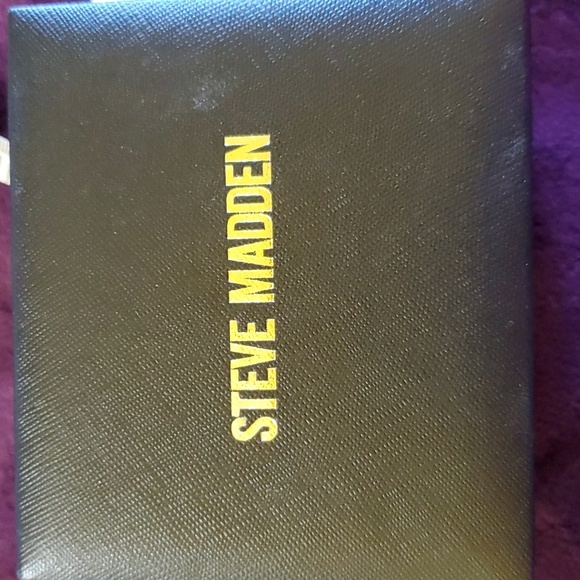 Steve Madden his and hers Watches NIB - Picture 2 of 9